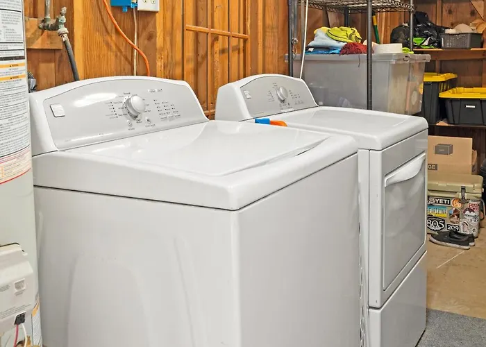 Casa vacanze Pool Home, Dog Yard & Ev Charger
