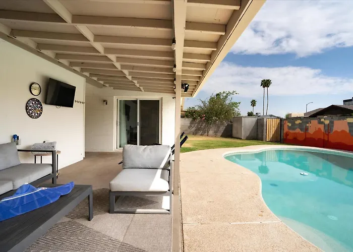 Pool Home, Dog Yard & Ev Charger Casa vacanze